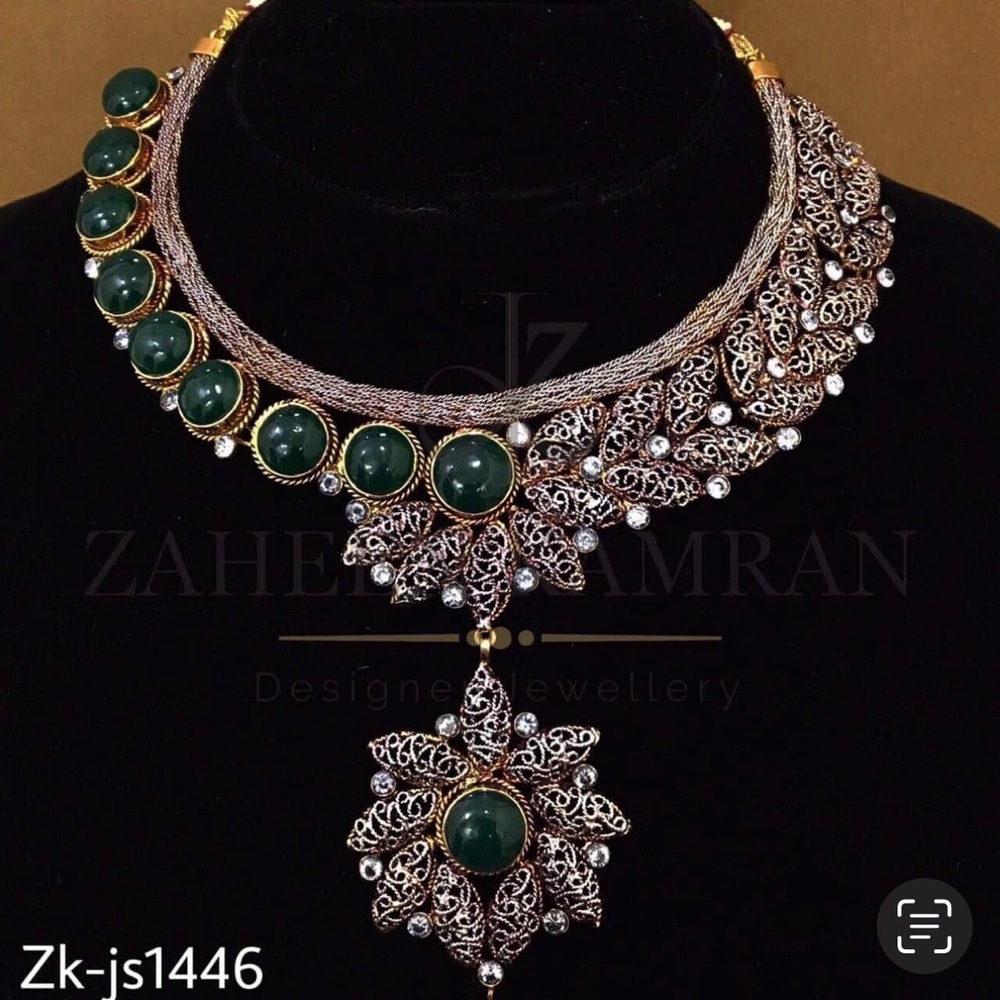 Zaheen kamran necklace